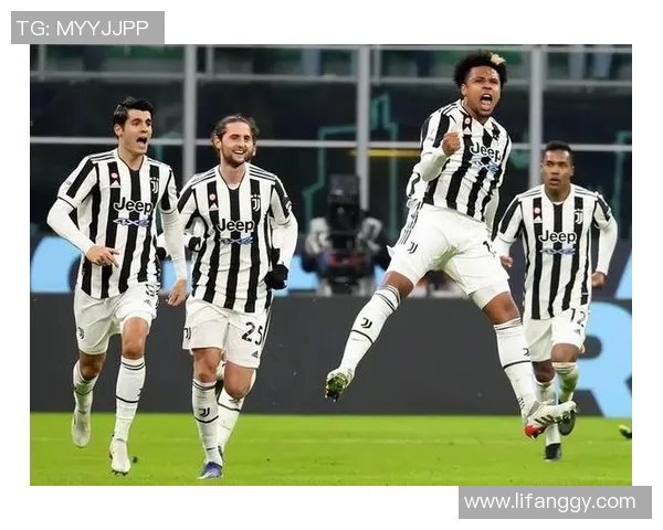 足球明星生涯解说员揭秘：他们背后的故事与独特视角分析